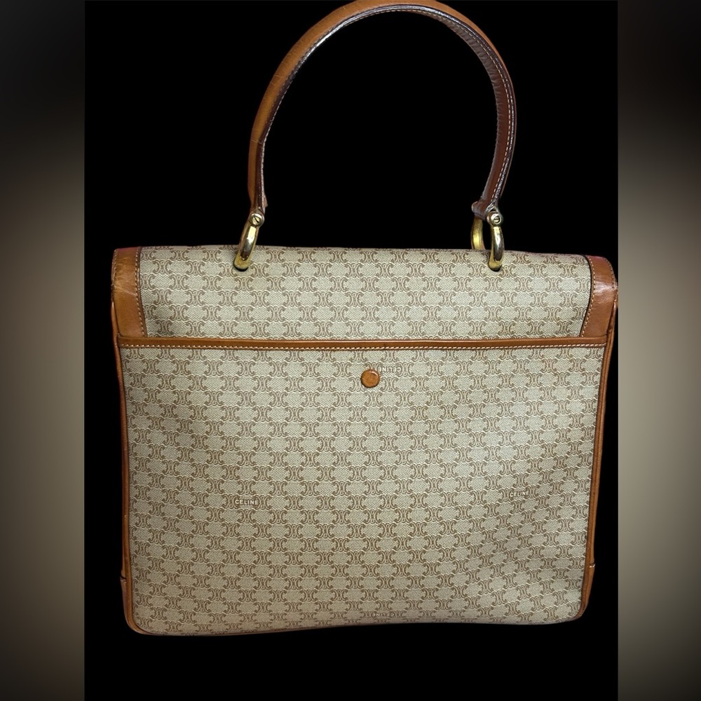 CELINE Kelly Macadam Pattern Elegant Tan and Brown Handbag, Pre-loved. - Picture 4 of 15